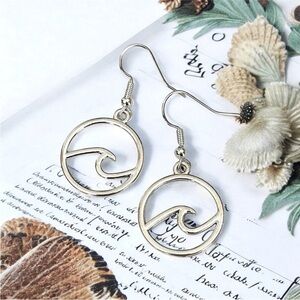 5 For $25💫Silver Ocean Wave Dangles